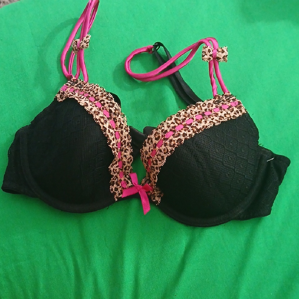 Pre-loved Black and Pink Lace Trim Bra